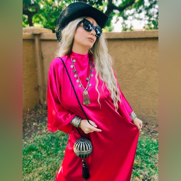 Gorgeous Indian Vintage tassel Bag - Picture 3 of 9